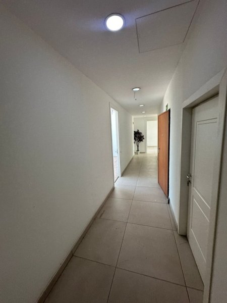 Tirane, jepet me qera zyre Kati 7, 311 m² 3.300 € (Rruga Kavajes)
