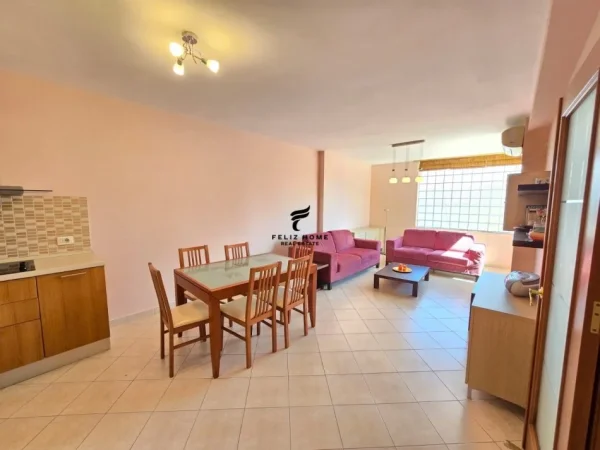 Tirane, jepet me qera apartament 2+1+Ballkon Kati 3, 107 m² 750 € (PAZARI I RI)