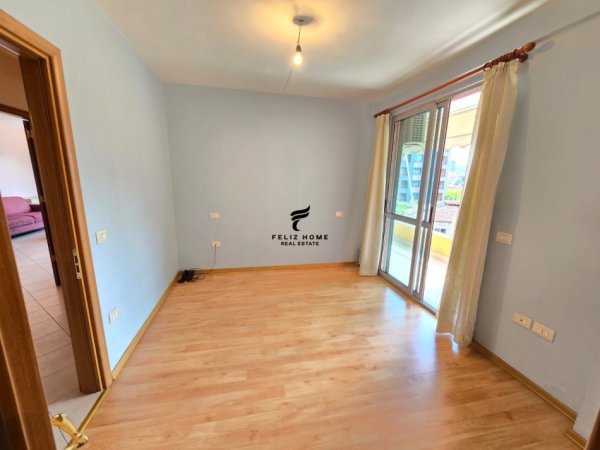 Tirane, jepet me qera apartament 2+1+Ballkon Kati 3, 107 m² 800 € (PAZARI I RI)