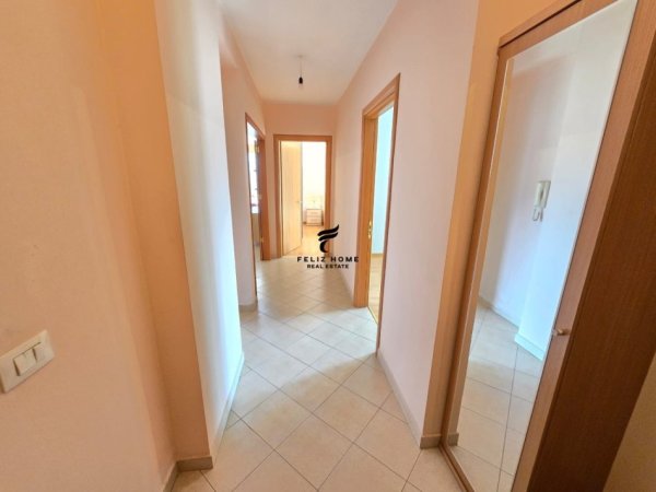 Tirane, jepet me qera apartament 2+1+Ballkon Kati 3, 107 m² 750 € (PAZARI I RI)