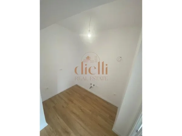 Tirane, shitet apartament 1+1 Kati 1, 56 m² 80.000 € 