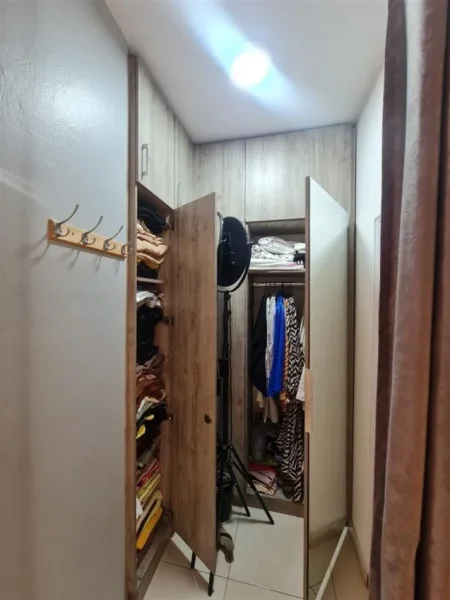 Tirane, jepet me qera dyqan Kati 0, 35 m² 800 € (Rruga Bardhyl)
