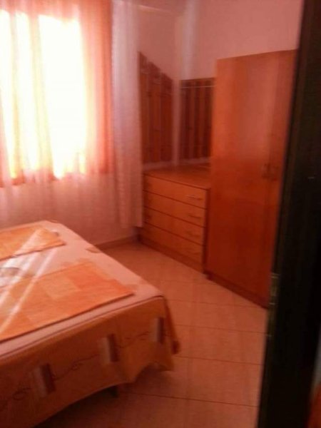 Durres, jap me qera apartament 42 m² 20 €/nata (plazhi iliria)