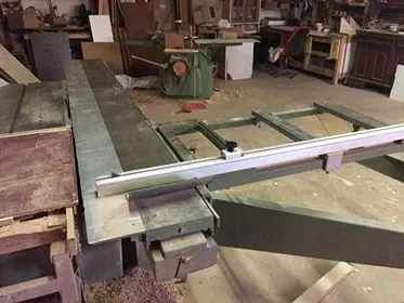 Vlore, - Shes Punishte marangozi(Makineri dhe cdo gje tjeter)URGJENT!