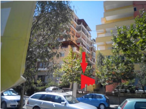 Tirane, shes dyqan Kati 1, 100 m² 1 Euro (Unaza e Madhe prane kopshit botanik)