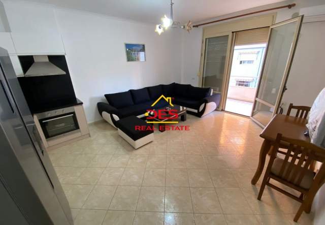 Vlore, shitet apartament Kati 2, 110 m² 100.000 Euro (Rruga Çamëria)