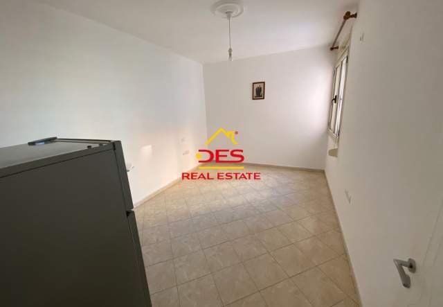 Vlore, shitet apartament Kati 2, 110 m² 100.000 Euro (Rruga Çamëria)