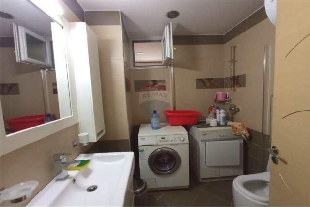 Tirane, jepet me qera apartament 2+1 Kati 5, 92 m² 550 Euro (RRUGA FROSINA PLAKU)