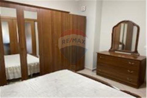 Tirane, jepet me qera apartament 1+1 Kati 5, 80 m² 400 Euro (prane rtsh liceu artistik)