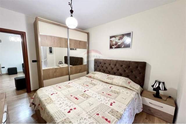 Tirane, jepet me qera apartament 1+1+BLK Kati 6, 70 m² 400 Euro (Margarita Tutulani)