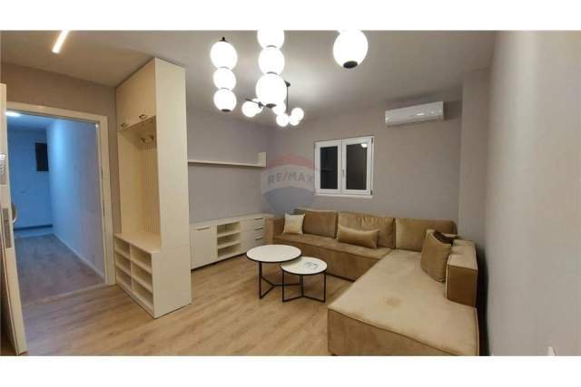 Tirane, jepet me qera apartament 1+1 Kati 1, 62 m² 500 Euro (TISH DAHIJA)