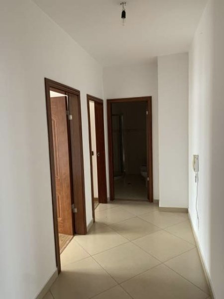 Jepet me qera apartament 3+1+Dy BLK + DY BANJO, Kat 7, 164 m² 400 Euro/ muaj (Rruga ura ngjit me rajonin policise nr 4)