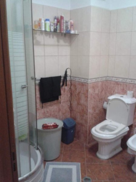 Tirane, jepet me qera apartament 2+1+A+BLK Kati 3, 110 m² 400 Euro (Rrobert Zhvarc)