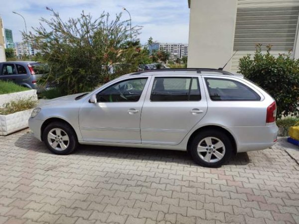 Tirane, shes makine Skoda Octavia Viti 2009, 5.800 Euro