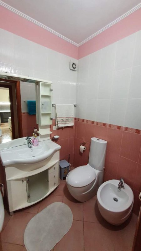 Tirane, jepet me qera apartament 2+1+BLK Kati 3, 100 m² 450 Euro (don bosko)