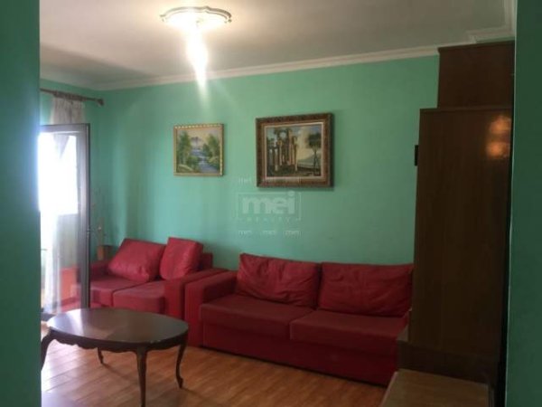 Tirane, jepet me qera apartament 2+1+BLK Kati 5, 94 m² 400 Euro (21 Dhjetori)