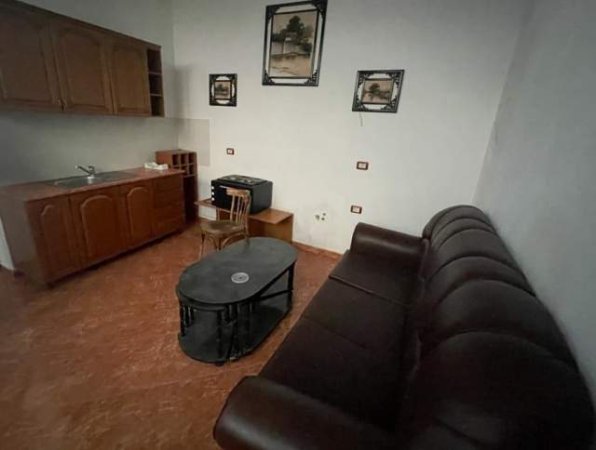 Tirane, jepet me qera Vile 1+1+BLK Kati 1, 75 m² 22.000 Leke (ali shefqeti)