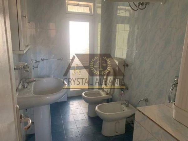 Tirane, jap me qera apartament 1+1 Kati 2, 50 m² 35.000 Leke (Rruga e Dibres)
