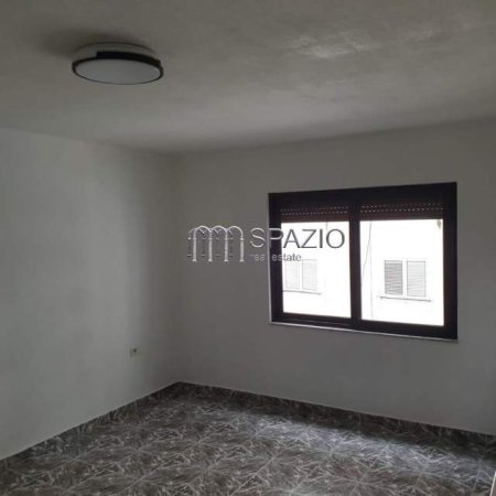 Tirane, jepet me qera apartament 2+1+BLK Kati 4, 93 m² 400 Euro (Sheshi Willson)