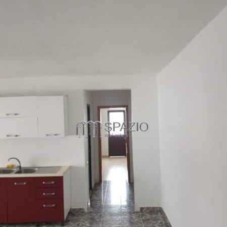Tirane, jepet me qera apartament 2+1+BLK Kati 4, 93 m² 400 Euro (Sheshi Willson)
