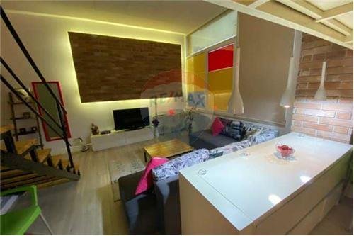 Tirane, jap me qera apartament 1+1 Kati 2, 76 m² 450 Euro (MYSLYM SHYR)