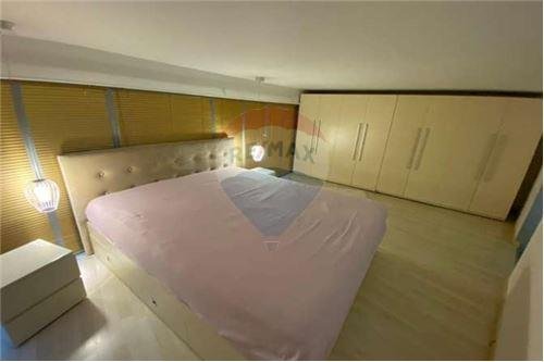 Tirane, jap me qera apartament 1+1 Kati 2, 76 m² 450 Euro (MYSLYM SHYR)