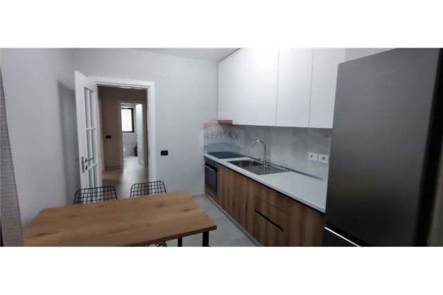 Tirane, jepet me qera apartament 2+1+BLK Kati 2, 119 m² 600 Euro (MYSLYM SHYR)