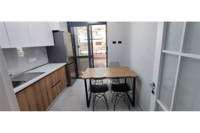 Tirane, jepet me qera apartament 2+1+BLK Kati 2, 119 m² 600 Euro (MYSLYM SHYR)