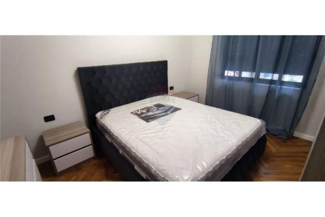 Tirane, jepet me qera apartament 2+1+BLK Kati 2, 119 m² 600 Euro (MYSLYM SHYR)