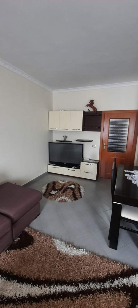Tirane, jepet me qera apartament 2+1+BLK Kati 5, 105 m² 350 Euro (Sokrat Miho)
