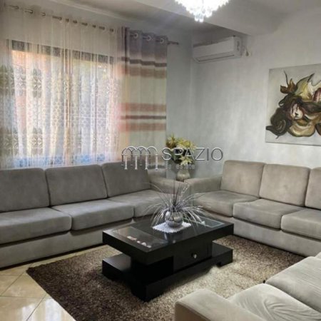 Tirane, jepet me qera apartament 2+1+BLK Kati 2, 70 m² 450 Euro (Rruga Kavajes)
