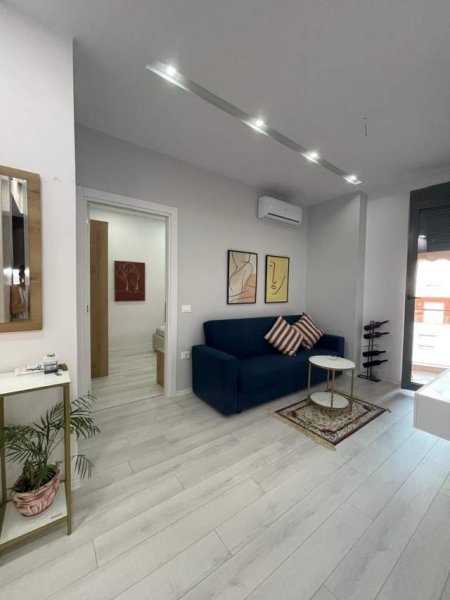Tirane, jepet me qera apartament 1+1+BLK Kati 6, 50 m² 550  (Rruga e Kosovareve)
