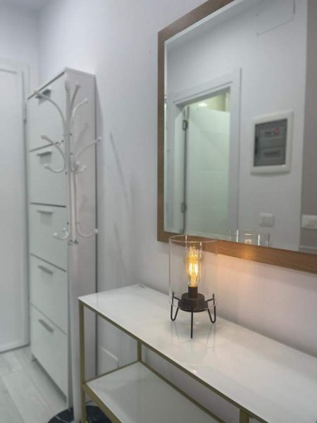 Tirane, jepet me qera apartament 1+1+BLK Kati 6, 50 m² 550  (Rruga e Kosovareve)