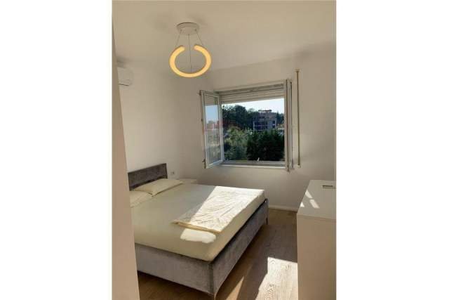 Tirane, jepet me qera apartament Kati 4, 70 m² 400 Euro (VILAT GJERMANE)