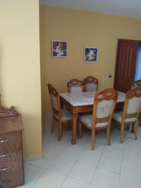 Tirane, jepet me qera apartament 2+1+BLK Kati 1, 104 m² 400 Euro (gjon buzuku)