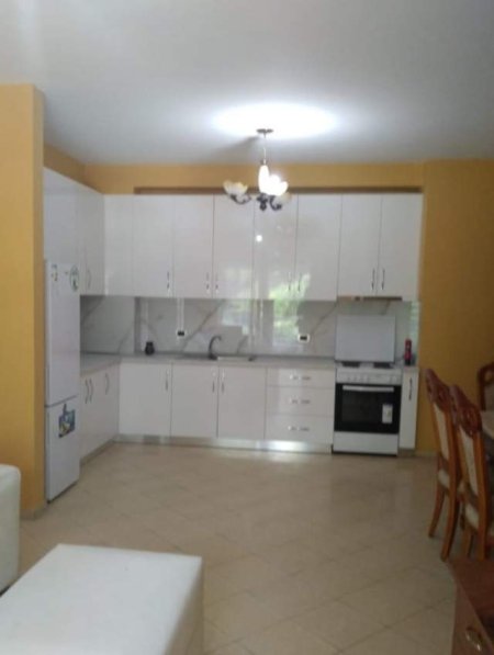 Tirane, jepet me qera apartament 2+1+BLK Kati 1, 104 m² 400 Euro (gjon buzuku)