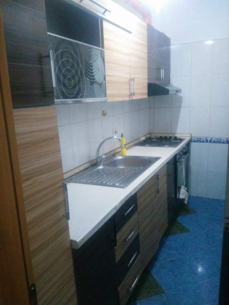 Tirane, jepet me qera apartament 2+1+A+BLK Kati 3, 110 m² 400 Euro (Rrobert Zhvarc)
