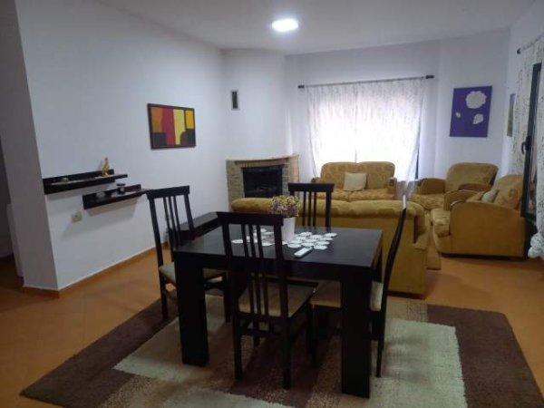 Tirane, jepet me qera apartament 3+1+BLK Kati 2, 175 m² 500 Euro (xorxh washington)