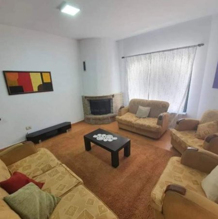 Tirane, jepet me qera apartament 3+1+BLK Kati 2, 175 m² 500 Euro (xorxh washington)