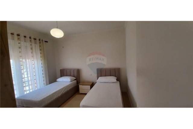 Tirane, jepet me qera apartament 2+1 Kati 8, 70 m² 550 Euro (rruga gramoz pashko)