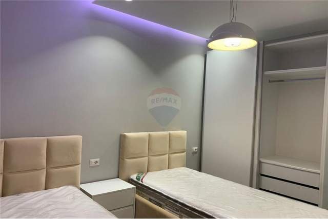 Tirane, jepet me qera apartament 3+1 Kati 6, 165 m² 1.200 Euro (KOMPLEKSI NOVA kodra diellit)