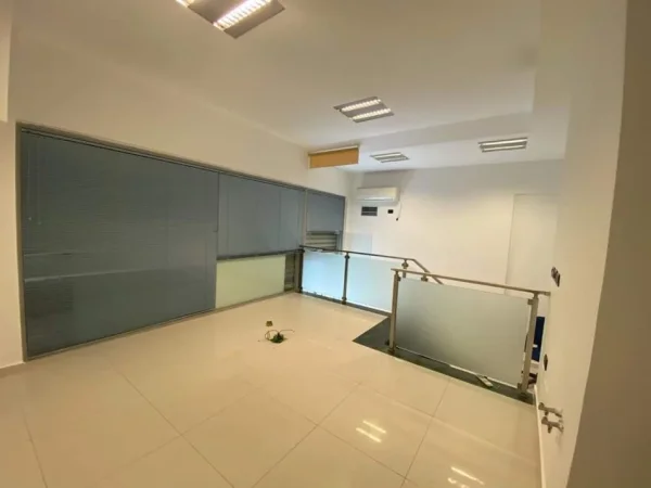 Tirane, jepet me qera ambjent biznesi Kati 0, 43 m² 300 € (Kodra e Diellit)