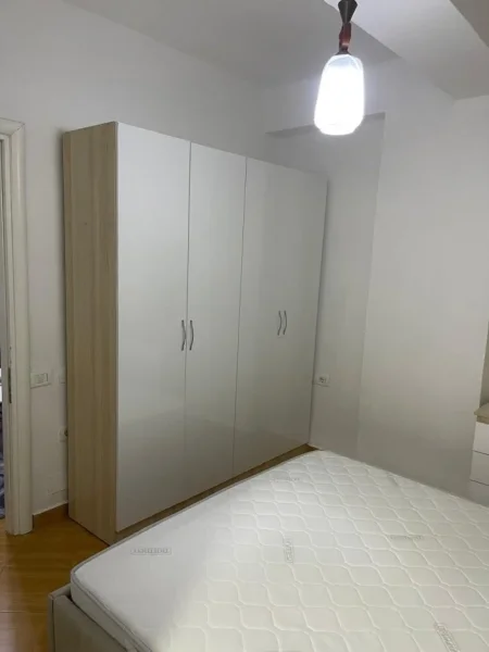 Tirane, jepet me qera garsonier 1+1 Kati 2, 40 m² 320 € (Loni Ligori)