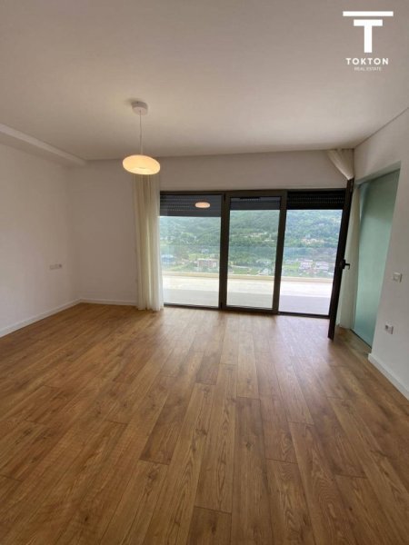 Tirane, shitet apartament 3+1+Ballkon Kati 3, 250 m² 495.000 € (TEG) TT 929