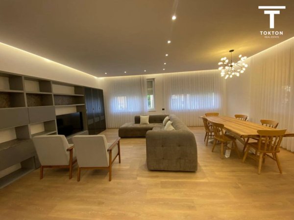 Tirane, jepet me qera apartament 4+1 Kati 3, 350 m² 3.000 € (TEG) TT 927