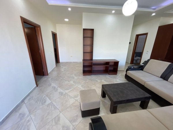 Durres, jepet me qera apartament 3+1+Ballkon Kati 5, 120 m² 400 € (Shkembi Kavajes,Durres)