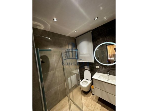 Tirane, jepet me qera 1+1 Kati 2, 400 € (Zogu i Zi,prane Ring Center)