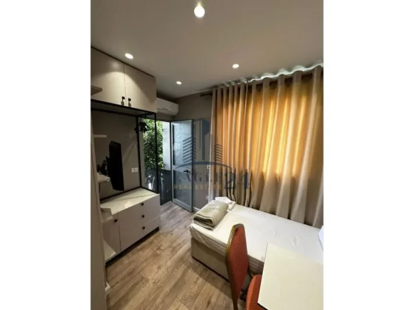 Tirane, jepet me qera 1+1 Kati 2, 400 € (Zogu i Zi,prane Ring Center)