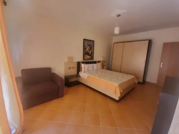 Durres, shitet hotel , 1.700 m² 2.500.000 € (Golem)