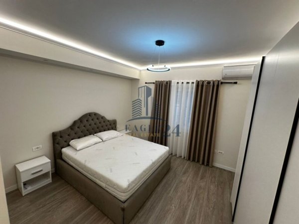 Tirane, jepet me qera apartament 1+1 Kati 2, 55 m² 500 € (Zogu i Zi prane Ring Center)